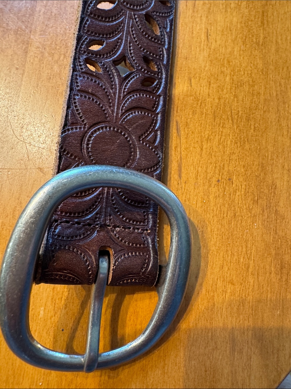 Fossil Brown Leather Belt with Oval Silver Buckle and Embossed Cutouts - Picture 3 of 7